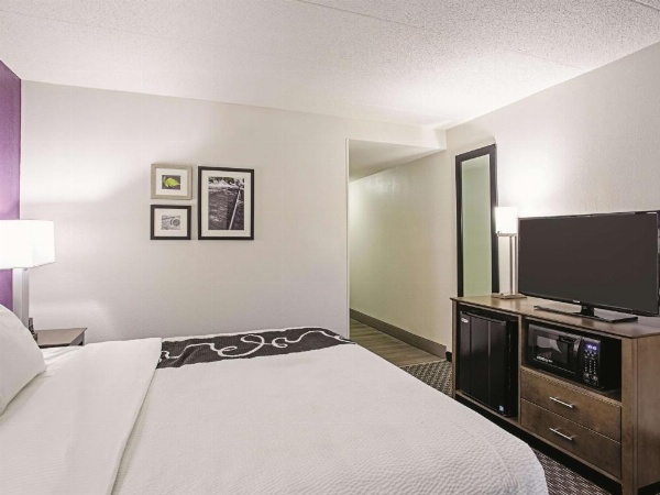 La Quinta Inn & Suites by Wyndham Baltimore N/White Marsh image 15