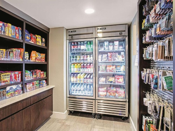 La Quinta Inn & Suites by Wyndham Baltimore N/White Marsh image 27